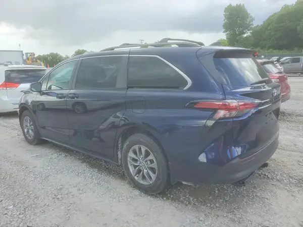 5TDKRKEC0NS125906 2022 TOYOTA SIENNA - Image 2