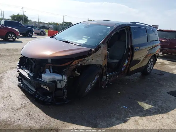 5TDKRKEC0NS136341 2022 TOYOTA SIENNA - Image 2
