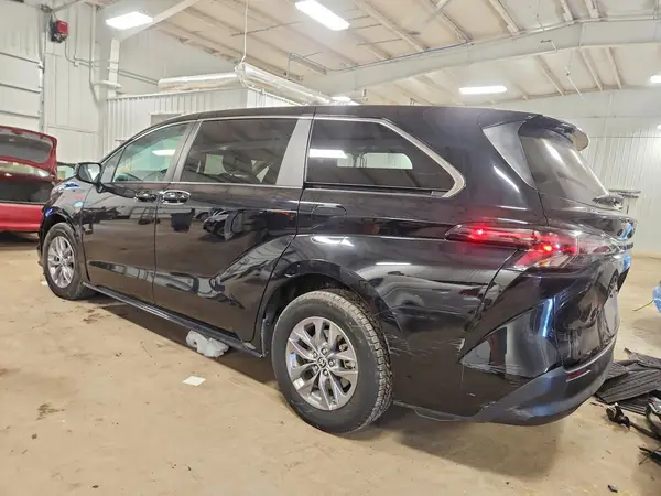 5TDKRKEC0PS152140 2023 TOYOTA SIENNA - Image 2