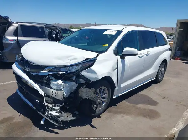 5TDKRKEC0PS157600 2023 TOYOTA SIENNA - Image 2