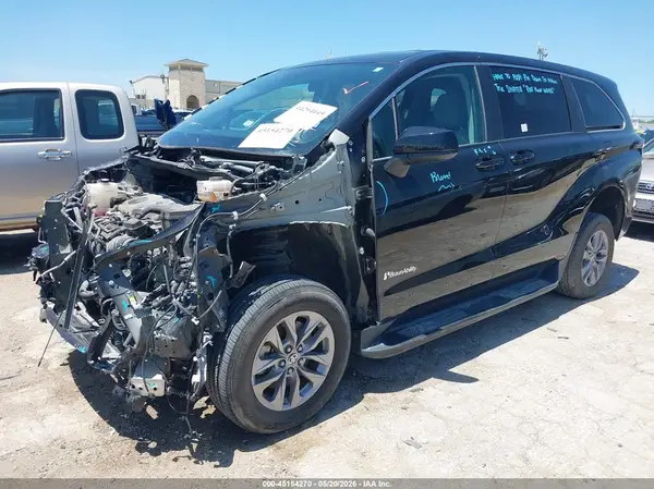 5TDKRKEC0RS191572 2024 TOYOTA SIENNA - Image 2