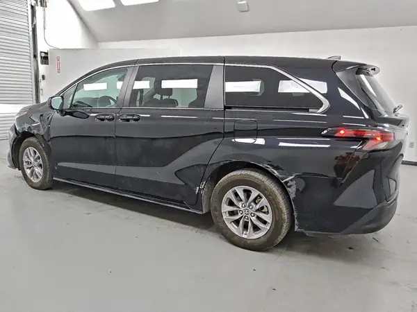 5TDKRKEC0RS201677 2024 TOYOTA SIENNA - Image 2