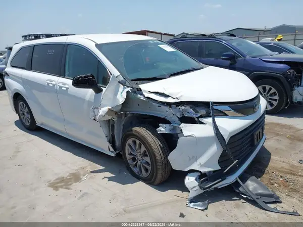 5TDKRKEC0RS213442 2024 TOYOTA SIENNA - Image 1