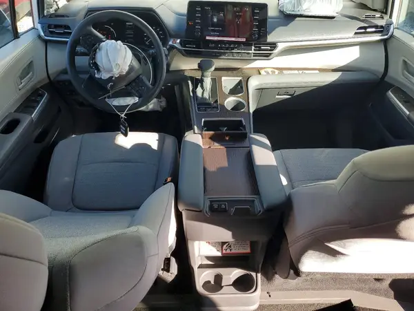 5TDKRKEC0RS215837 2024 TOYOTA SIENNA - Image 8