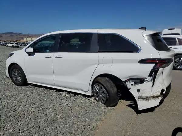 5TDKRKEC0RS220925 2024 TOYOTA SIENNA - Image 2
