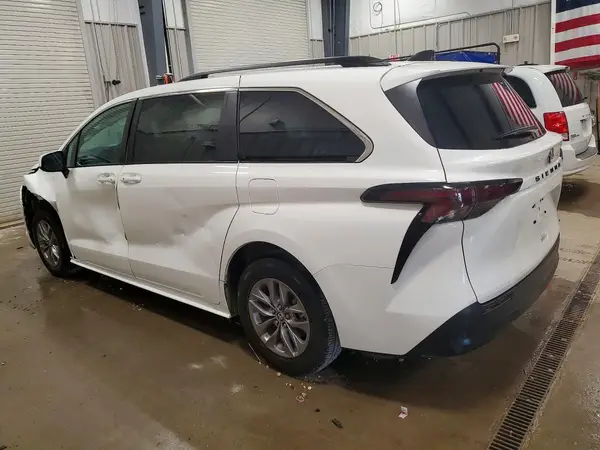 5TDKRKEC0RS223632 2024 TOYOTA SIENNA - Image 2
