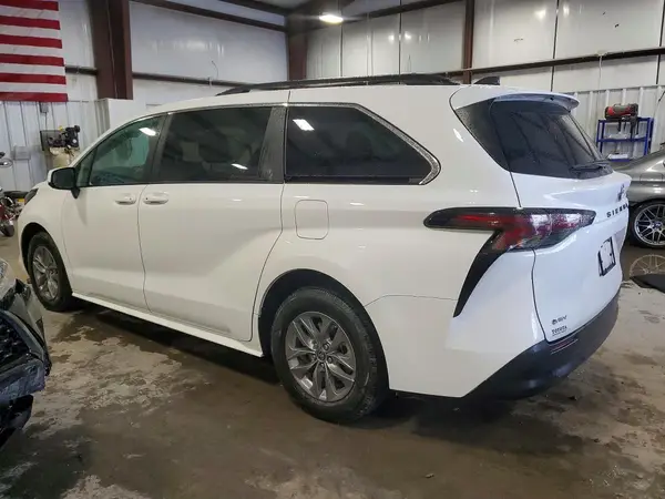 5TDKRKEC0SS255065 2025 TOYOTA SIENNA - Image 2