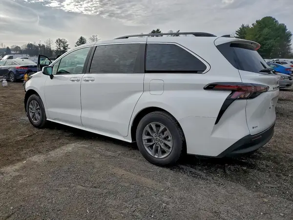 5TDKRKEC0SS278121 2025 TOYOTA SIENNA - Image 2