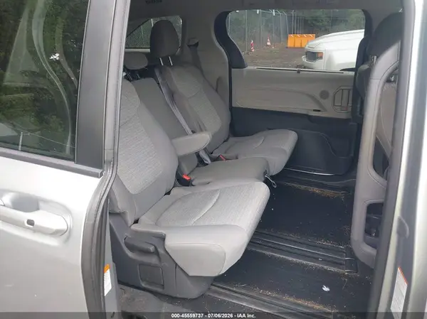 5TDKRKEC1MS004056 2021 TOYOTA SIENNA - Image 8