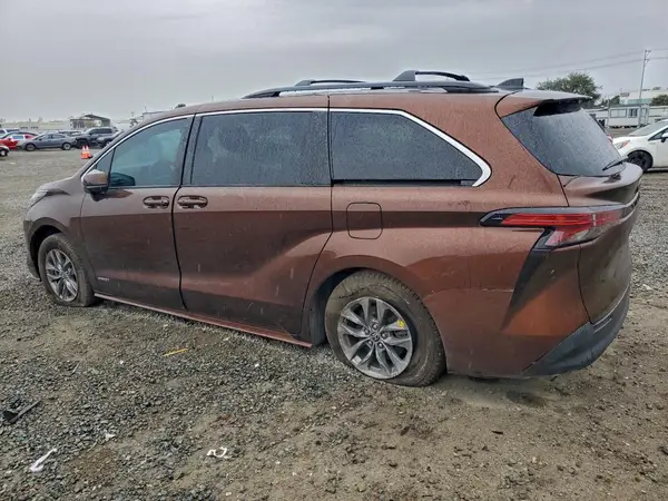 5TDKRKEC1MS004915 2021 TOYOTA SIENNA - Image 2