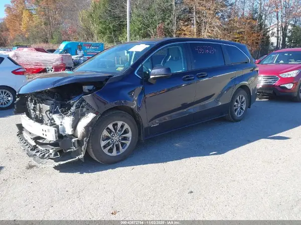 5TDKRKEC1MS007376 2021 TOYOTA SIENNA - Image 2