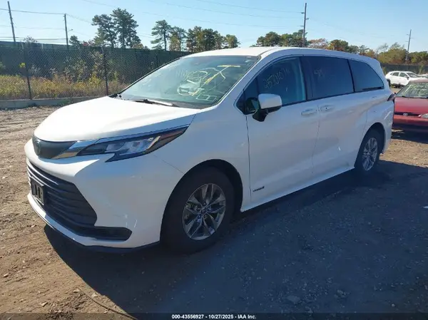 5TDKRKEC1MS028647 2021 TOYOTA SIENNA - Image 2