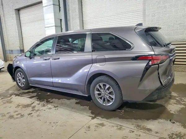 5TDKRKEC1MS043794 2021 TOYOTA SIENNA - Image 2