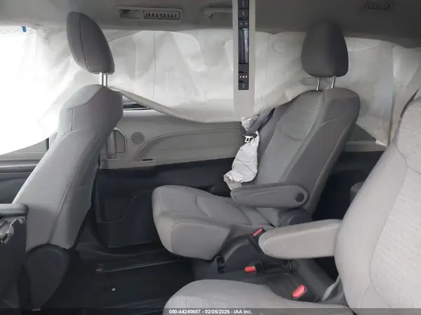 5TDKRKEC1MS043892 2021 TOYOTA SIENNA - Image 8