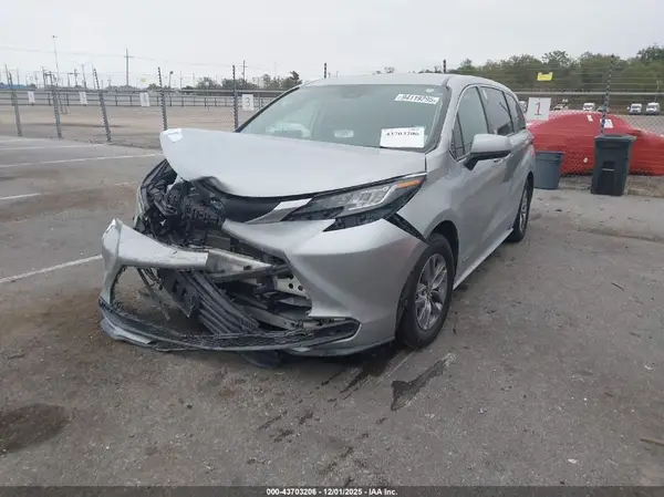 5TDKRKEC1MS044539 2021 TOYOTA SIENNA - Image 2