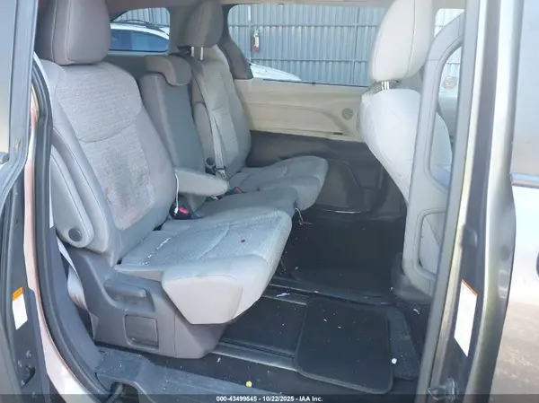 5TDKRKEC1MS044864 2021 TOYOTA SIENNA - Image 8