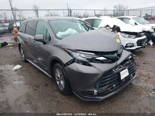 5TDKRKEC1MS045030 2021 TOYOTA SIENNA - Image 1