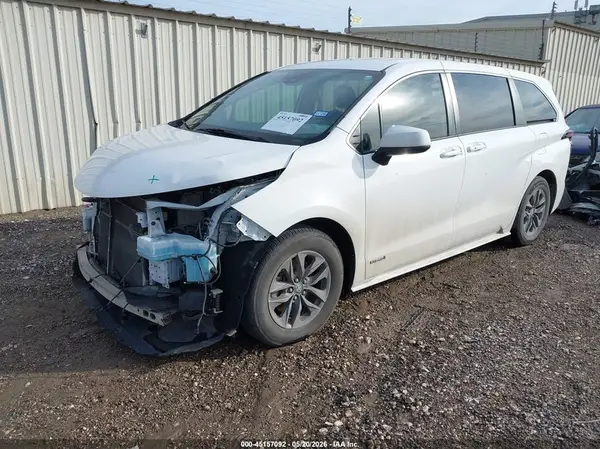 5TDKRKEC1MS057923 2021 TOYOTA SIENNA - Image 2