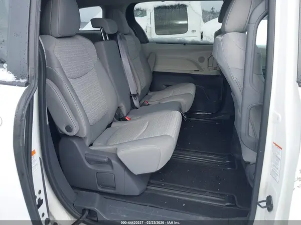 5TDKRKEC1MS060255 2021 TOYOTA SIENNA - Image 8