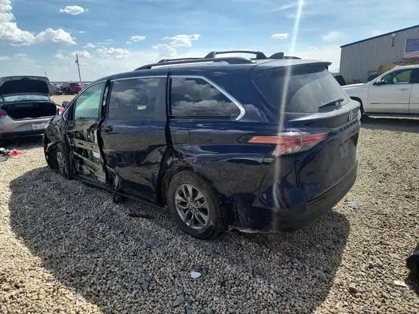 5TDKRKEC1MS061955 2021 TOYOTA SIENNA - Image 2