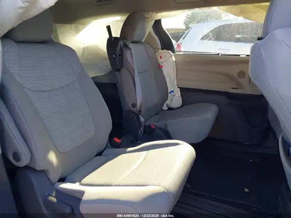 5TDKRKEC1MS071403 2021 TOYOTA SIENNA - Image 8