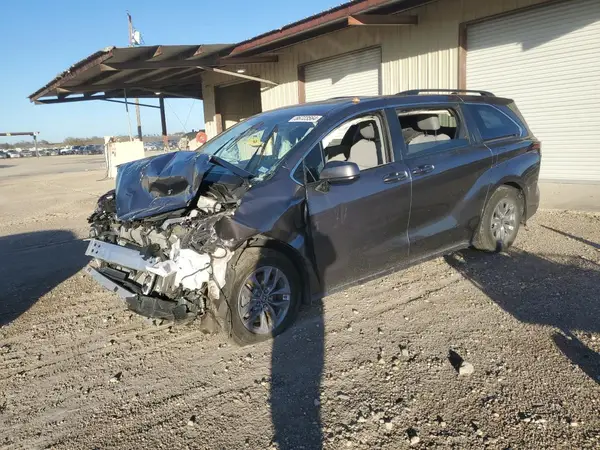 5TDKRKEC1NS099431 2022 TOYOTA SIENNA - Image 1