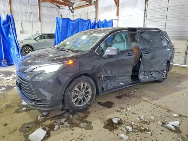 5TDKRKEC1NS105700 2022 TOYOTA SIENNA - Image 1
