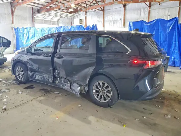 5TDKRKEC1NS105700 2022 TOYOTA SIENNA - Image 2
