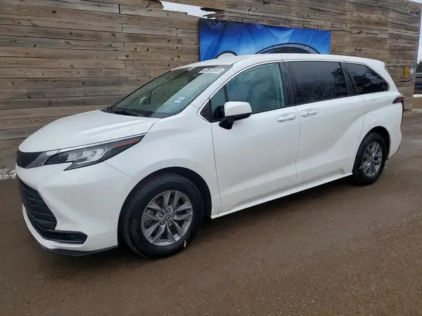 5TDKRKEC1NS106605 2022 TOYOTA SIENNA - Image 1