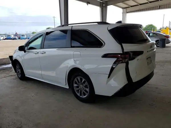 5TDKRKEC1PS142670 2023 TOYOTA SIENNA - Image 2