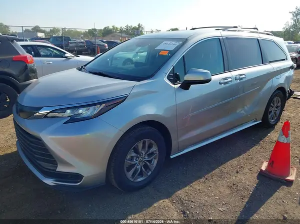 5TDKRKEC1PS150512 2023 TOYOTA SIENNA - Image 2