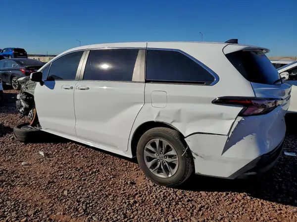 5TDKRKEC1PS169500 2023 TOYOTA SIENNA - Image 2