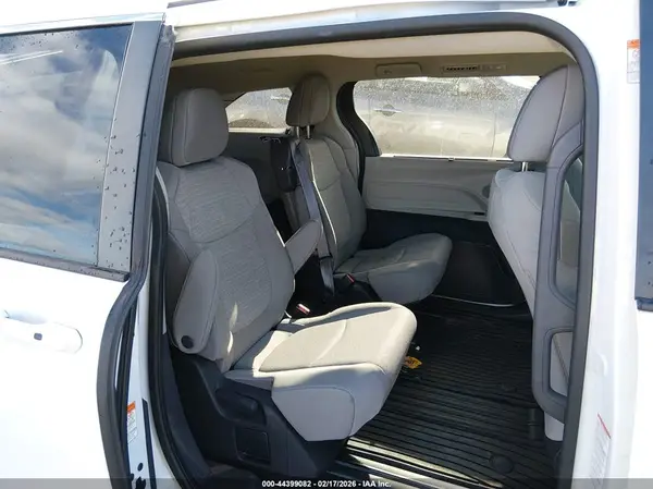 5TDKRKEC1RS182623 2024 TOYOTA SIENNA - Image 8