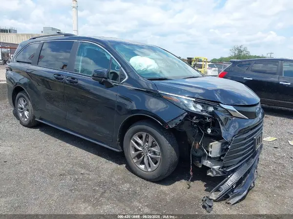 5TDKRKEC1RS186154 2024 TOYOTA SIENNA - Image 1