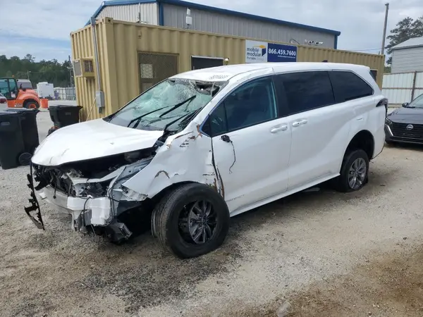 5TDKRKEC1RS195484 2024 TOYOTA SIENNA - Image 1