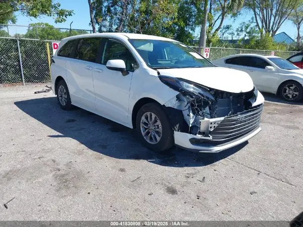 5TDKRKEC1SS225251 2025 TOYOTA SIENNA - Image 1