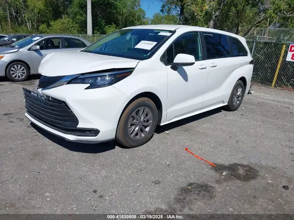 5TDKRKEC1SS225251 2025 TOYOTA SIENNA - Image 2