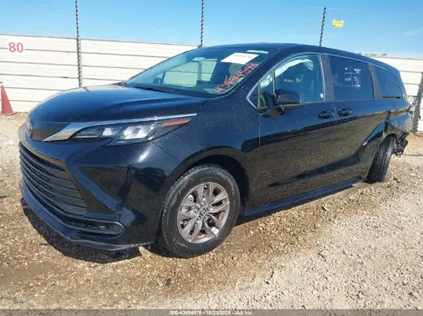 5TDKRKEC1SS226500 2025 TOYOTA SIENNA - Image 2