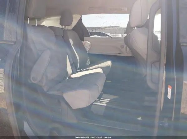 5TDKRKEC1SS226500 2025 TOYOTA SIENNA - Image 8