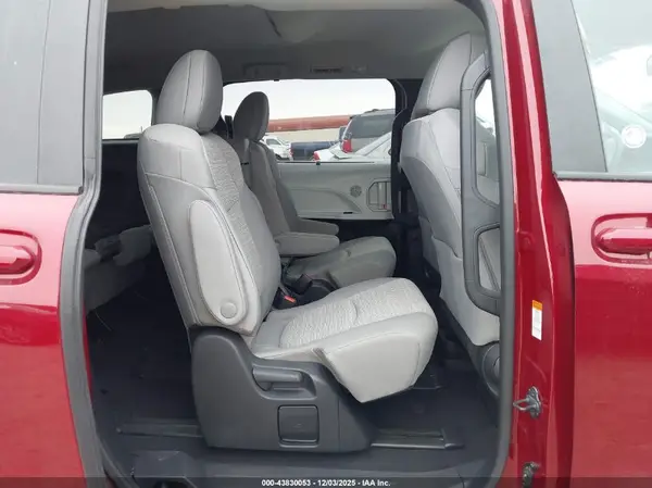 5TDKRKEC1SS228005 2025 TOYOTA SIENNA - Image 8