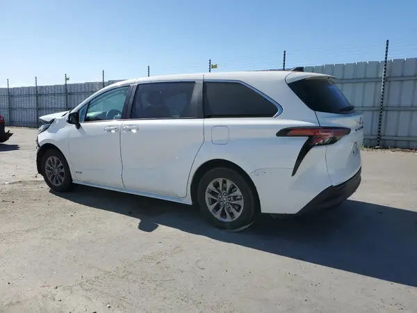5TDKRKEC2MS002493 2021 TOYOTA SIENNA - Image 2