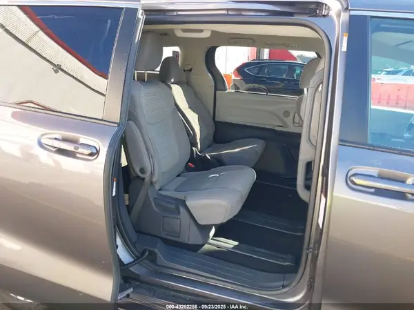 5TDKRKEC2MS016247 2021 TOYOTA SIENNA - Image 8