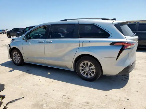 5TDKRKEC2MS019245 2021 TOYOTA SIENNA - Image 2