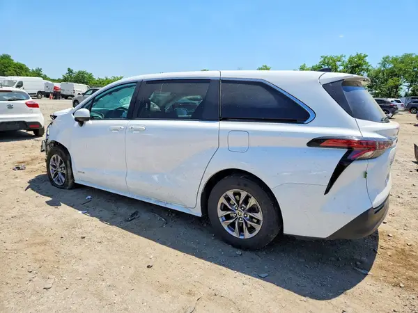 5TDKRKEC2MS020332 2021 TOYOTA SIENNA - Image 2