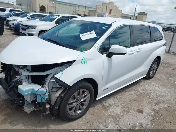 5TDKRKEC2MS028723 2021 TOYOTA SIENNA - Image 2