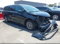 5TDKRKEC2MS029452 2021 TOYOTA SIENNA