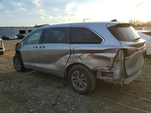 5TDKRKEC2MS029578 2021 TOYOTA SIENNA - Image 2