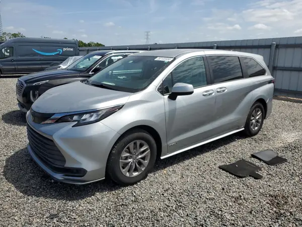 5TDKRKEC2MS033050 2021 TOYOTA SIENNA - Image 1