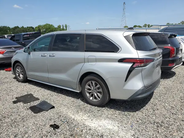 5TDKRKEC2MS033050 2021 TOYOTA SIENNA - Image 2