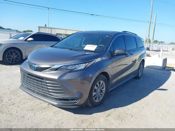 5TDKRKEC2MS033291 2021 TOYOTA SIENNA - Image 2
